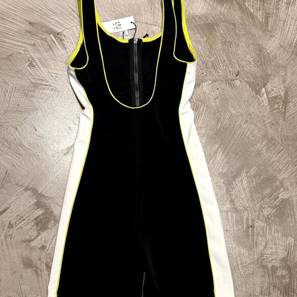 Gigi C Womens Lacey Sporty Black & White Romper With Neon Highlights Size m - Picture 3 of 3